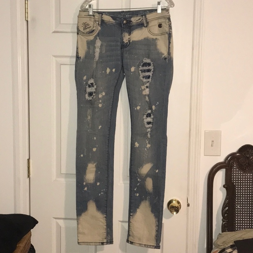 Apple Bottoms destressed jeans 9/10